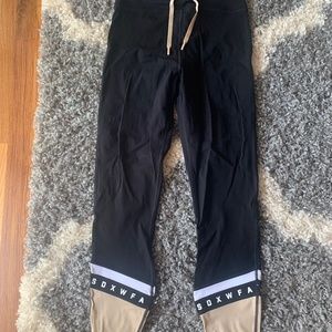 Sarah’s Day X Whitefox in the ring leggings -black NWT